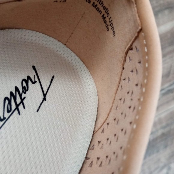 Trotters Josie Mary Janes Tan SZ 11M excellent! - Picture 9 of 9